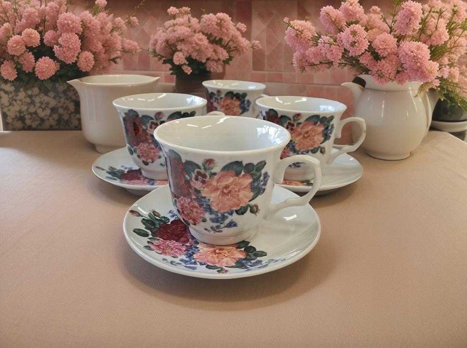 12el Serwis kawowy w ozdobnym etui Filiżanki GRATISY