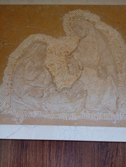 Quadro em pedra granito,esculpido com a Sagrada Família.