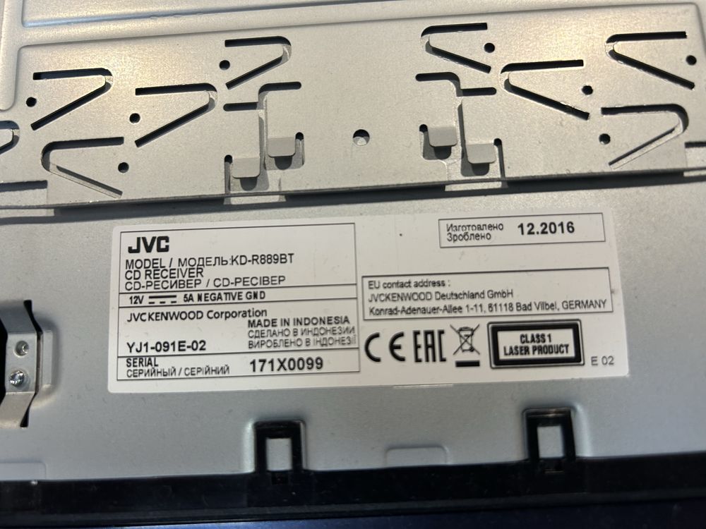 JVC KD-R889BT - wysokiej klasy radioodtwarzacz z CD i Bluetooth