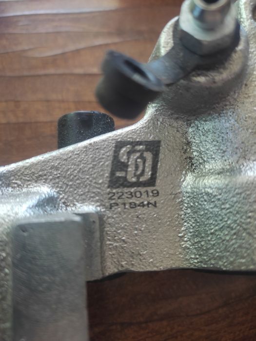 Супорт тормозний задній Мерседес віто  638