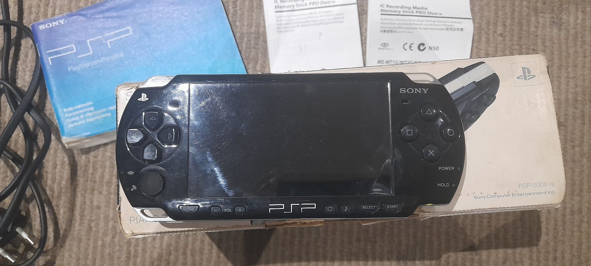 Sprzedam konsole psp 2004 PB