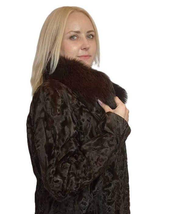 Damska kurtka z futra karakuła z kołnierzem z lisa – Model Hilda