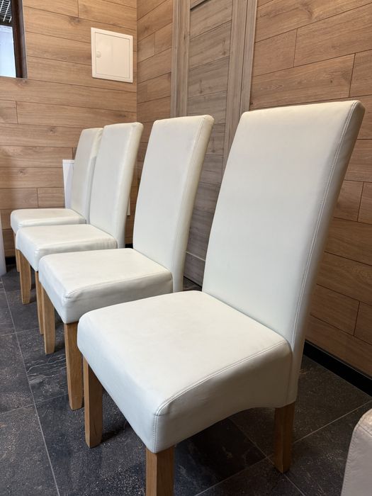 Продаю Стільці у прекрасному стані