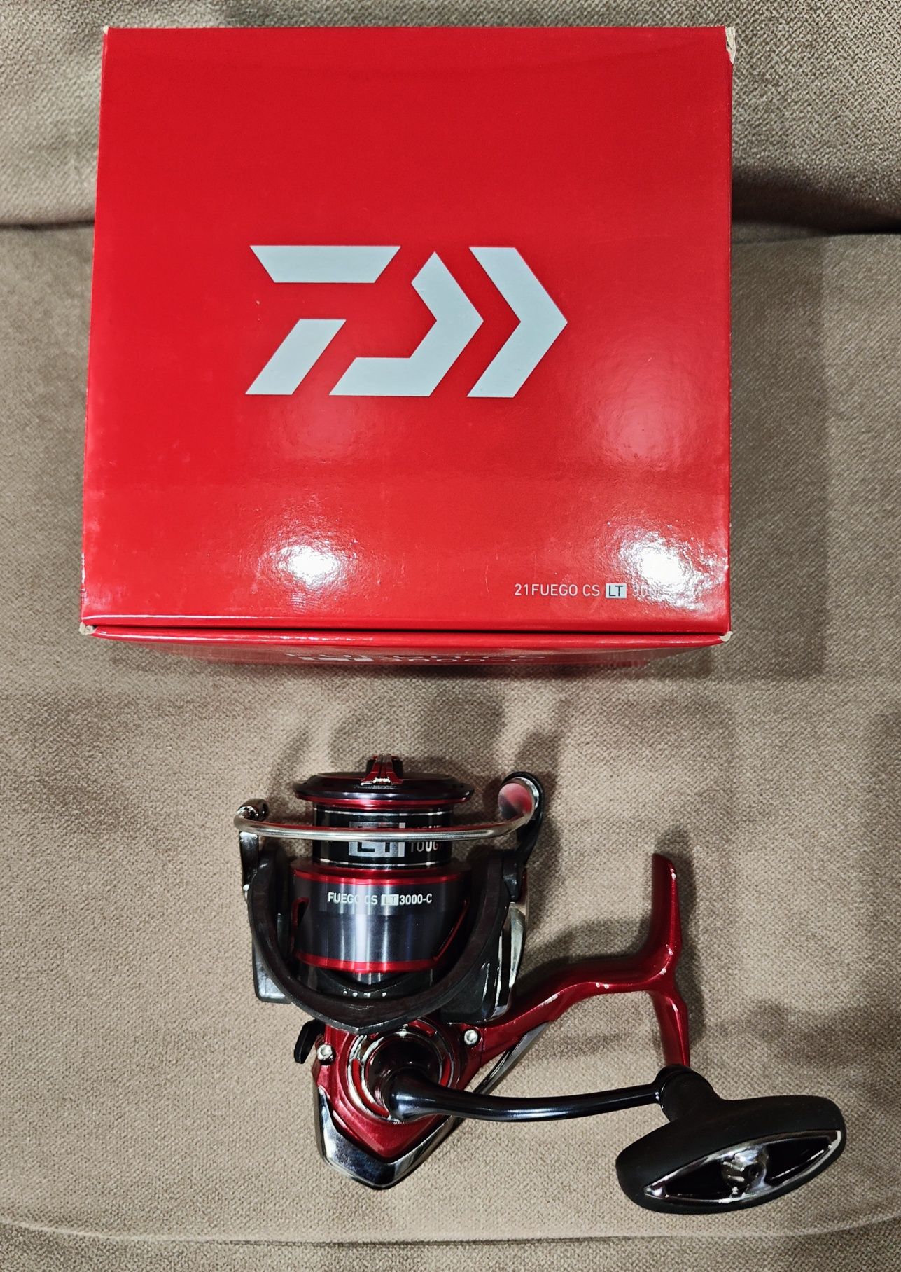 Daiwa 21 Fuego CS LT 2500 3000-c; meiho rungun case 1010w