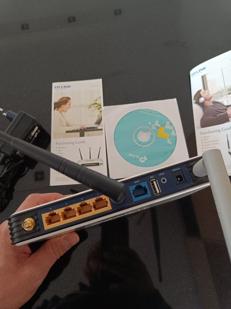 Router TP-LINK model WR 1043ND