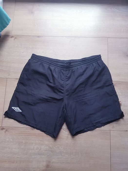 Sportowe spodenki szorty meskie marki Umbro rozmiar 2XL.