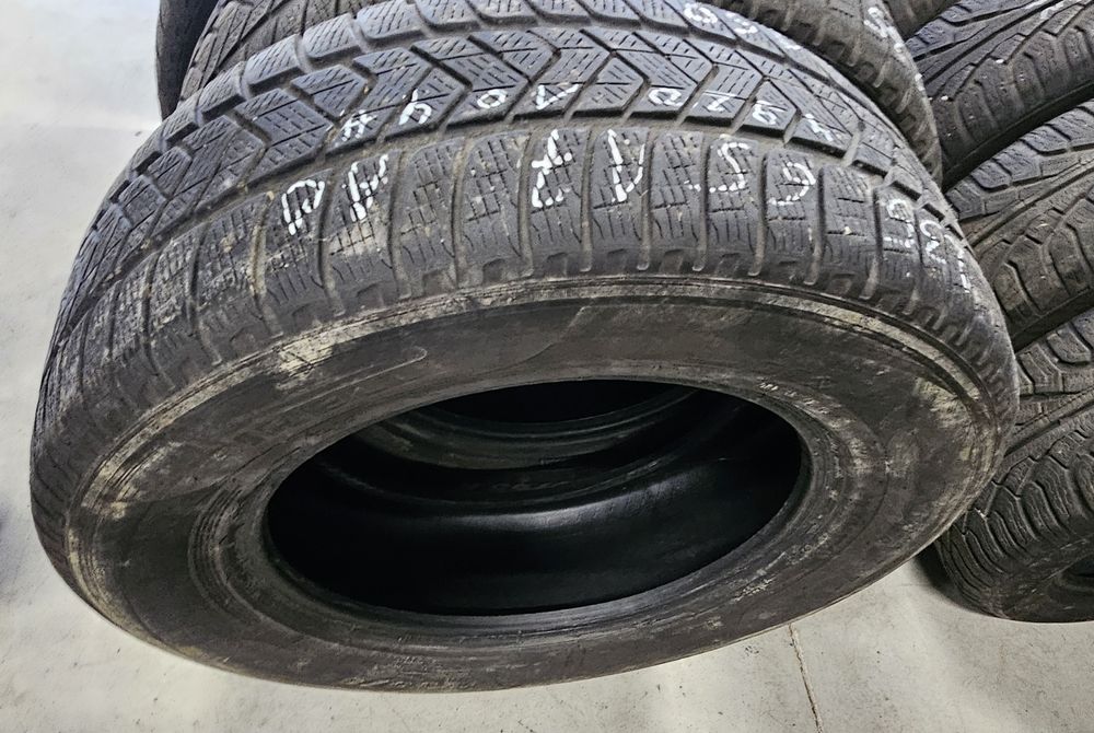 235/65R17  Pirelli Scorpion Winter Zima