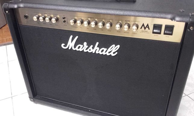 Amplificador de guitarra a válvulas MARSHALL MA 100 Combo