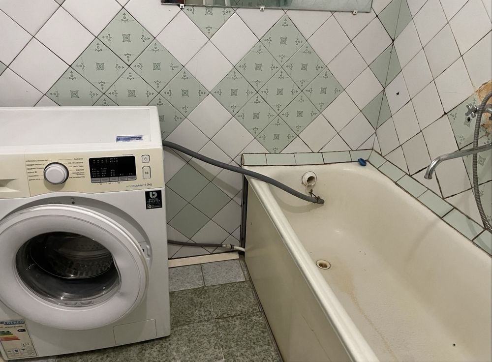 Продам 4-ком.кв с холлом Левый берег, 11мкрн