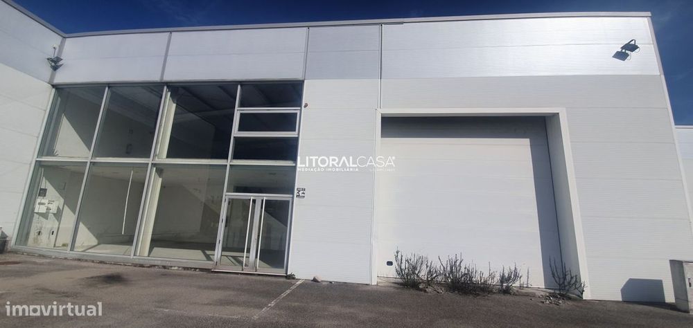 Armazém com 1.219 m2 - Águeda