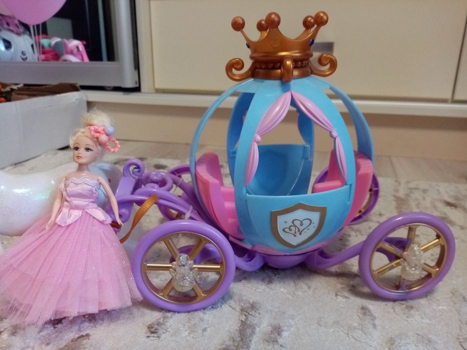 Карета для  золушки. Кукла Модница