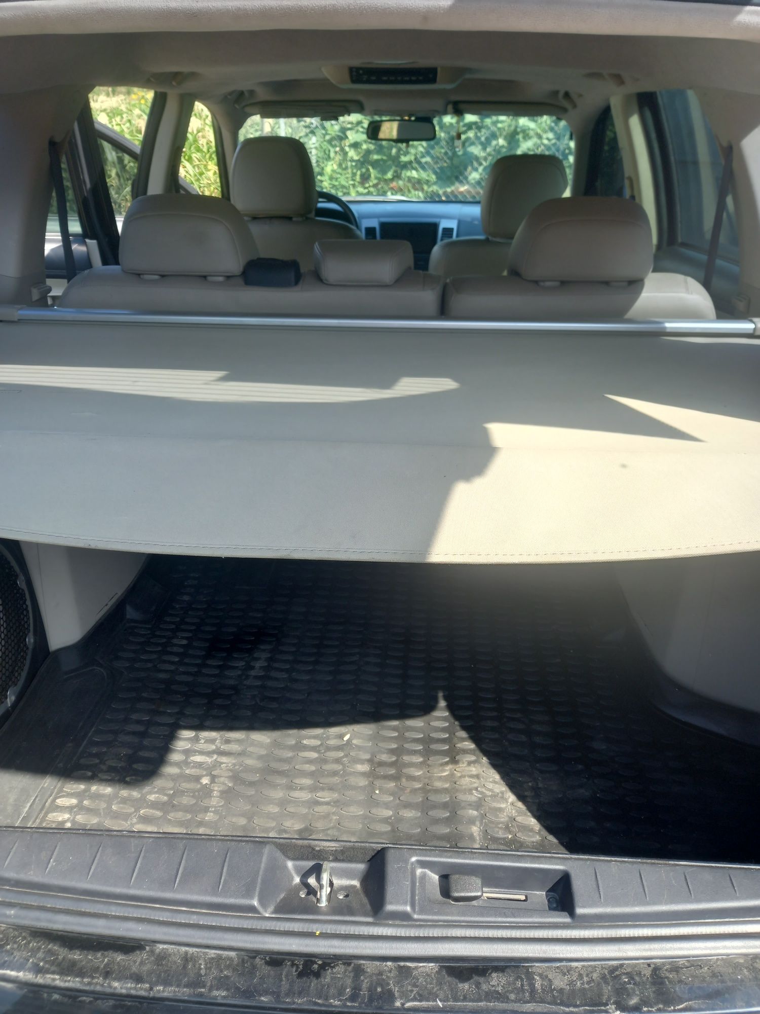 Mitsubishi  Outlander XL