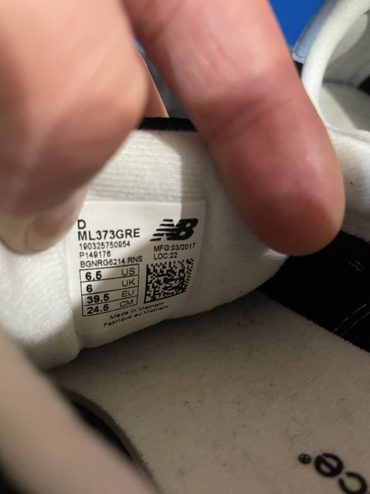 Кросівки New Balance 373 V2 39(24,5см) оригінал