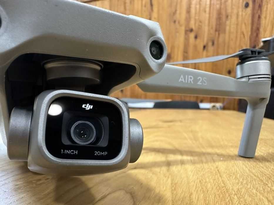 DJI Air 2S – komplet 8x bateria, kontrole Fly more combo