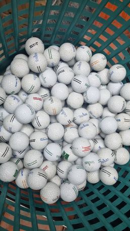 200 Piłek golfowych rangowych używane.