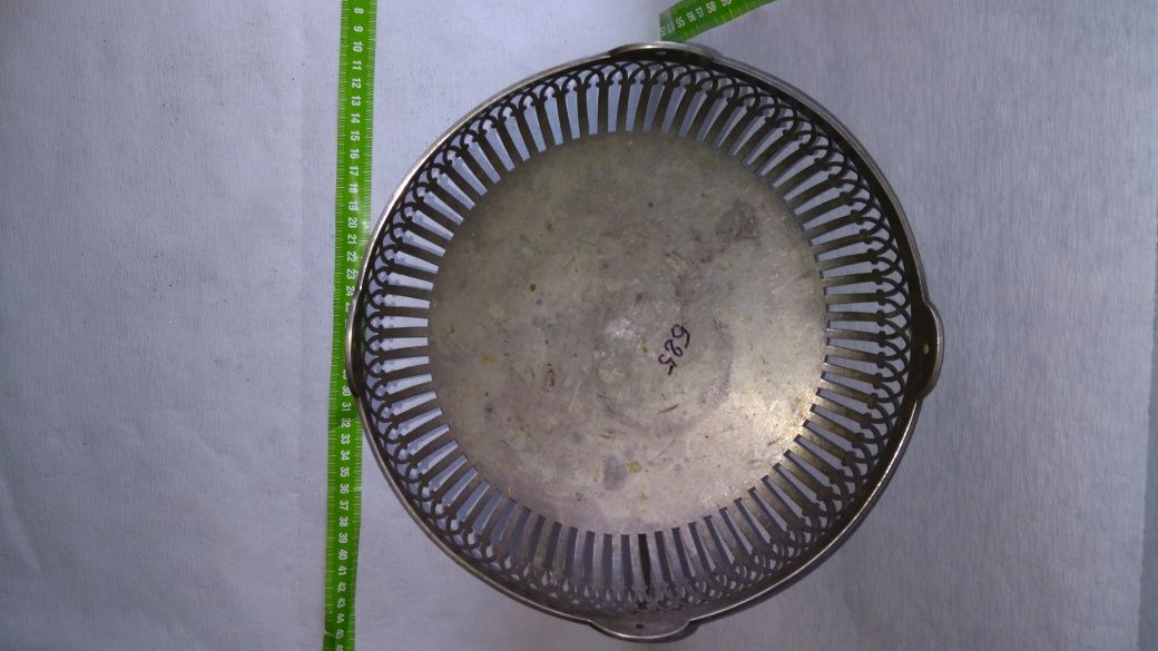 Patera srebrna sygnowana w cenie 3800 zł