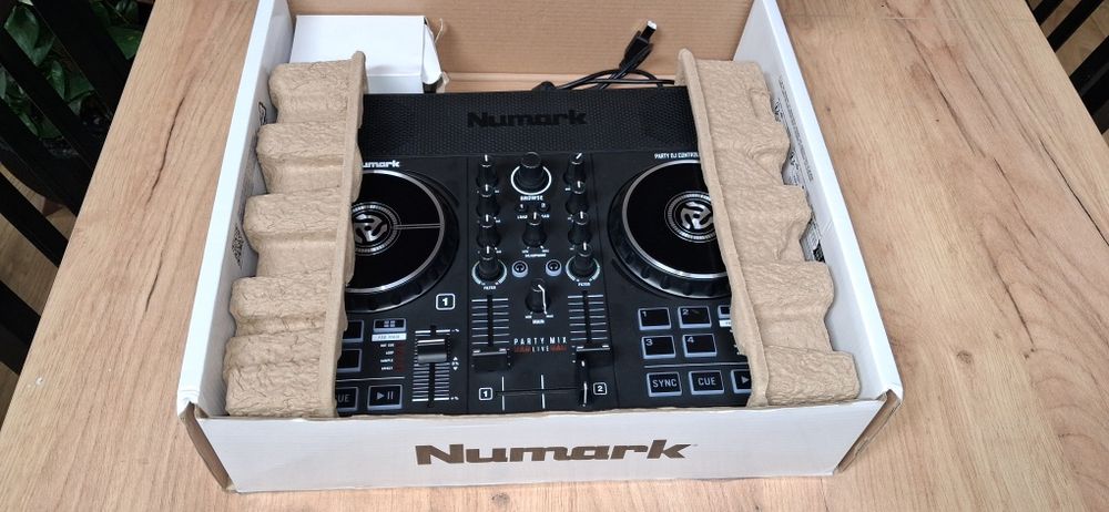Numark Party mix live
