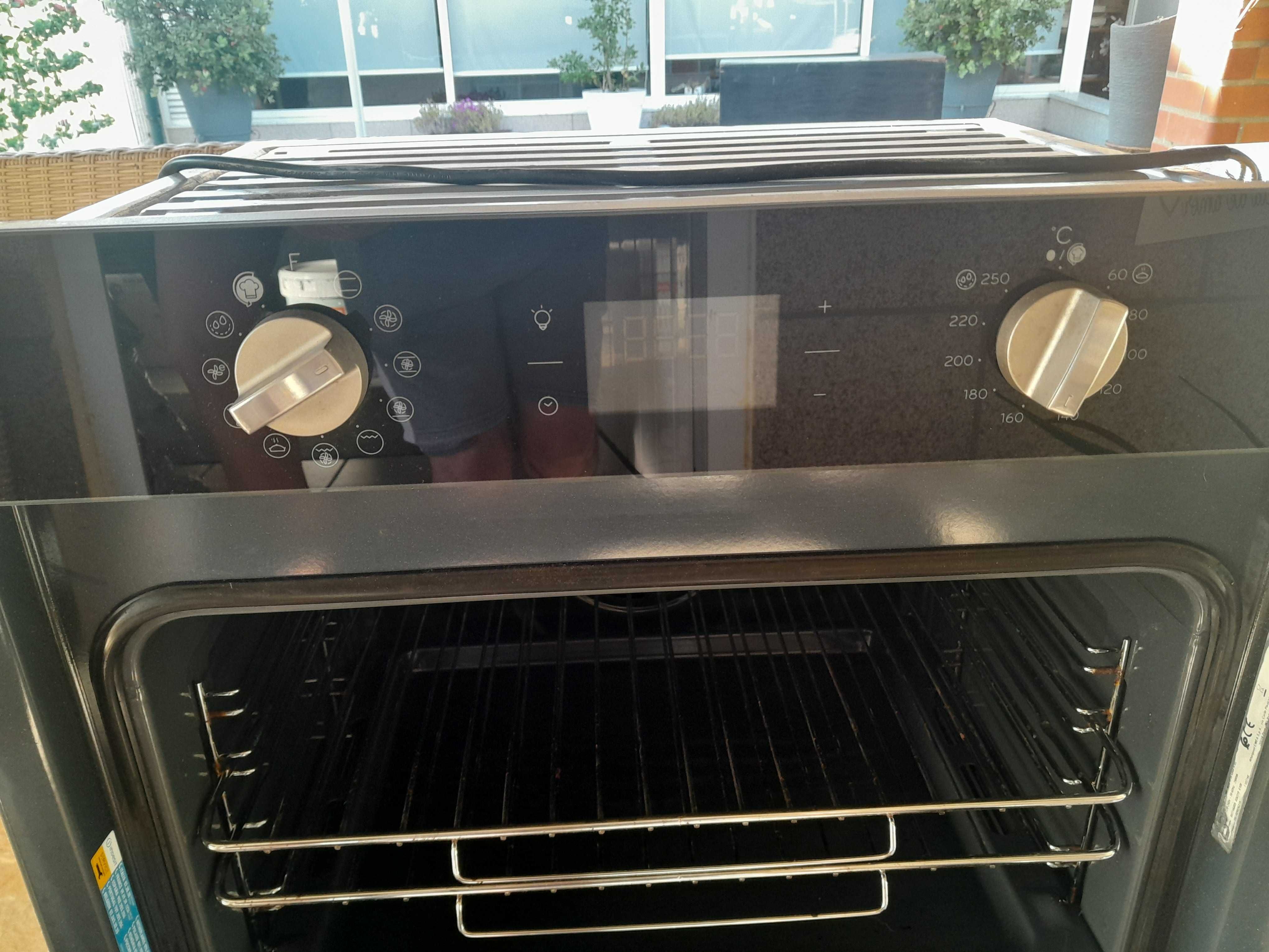 Forno Elétrico com várias funções