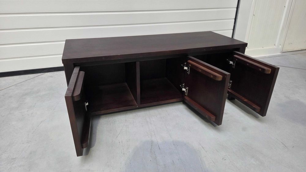 Komoda z drewna litego marki TheBEDS