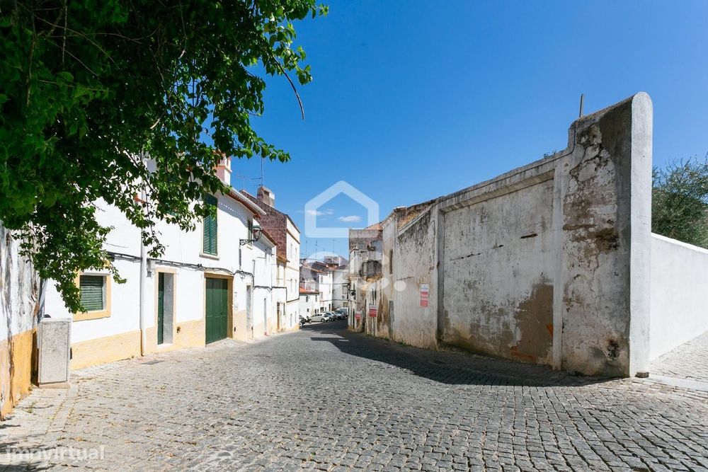 Terreno com Ruína em Elvas - Oportunidade Única!