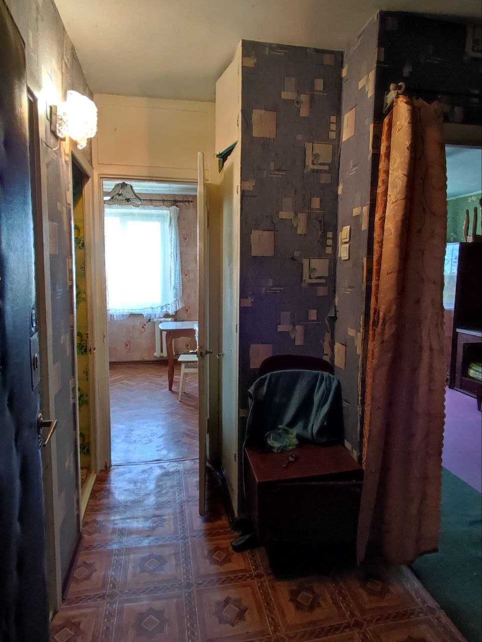 4- кімн. в центрі пр. Миру з чудовим видом на місто. Документи готові.