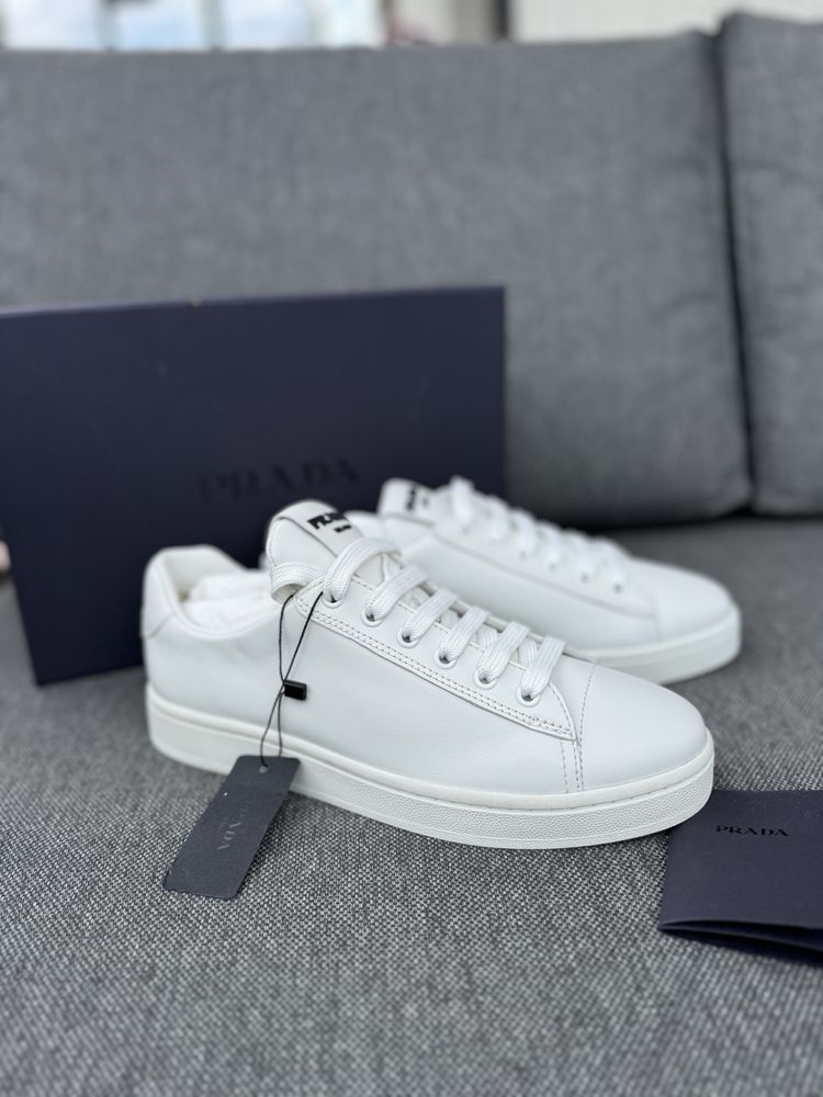Sneakersy białe Prada