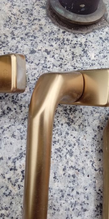 Klamki do okien ośiem szt.