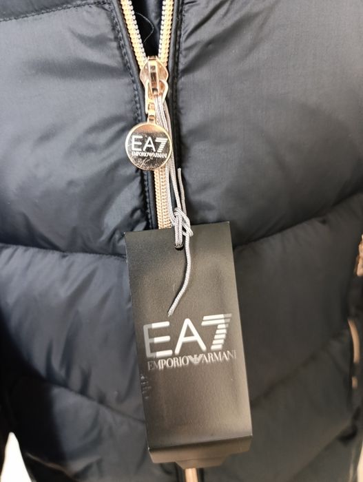 Пальто Armani Оригинал женское с жилеткой.