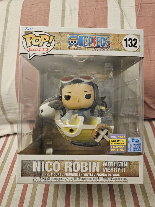 Funkos One Piece "Nico Robin LE SDCC" e "Marchall D. Teach"
