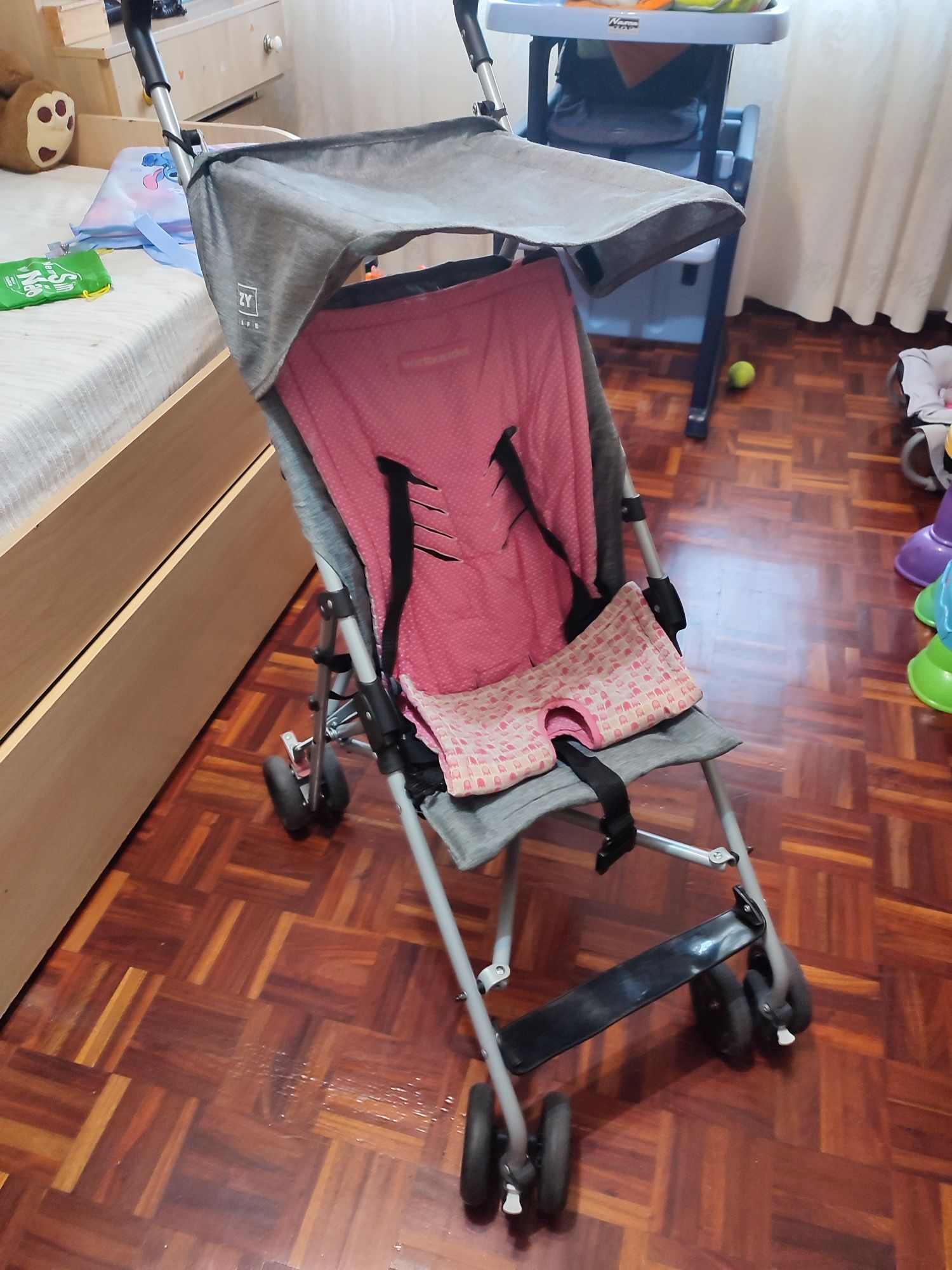 Carrinho de passeio e cadeira de descanso