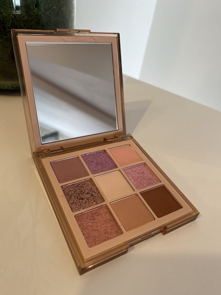 huda beauty nude light paletka