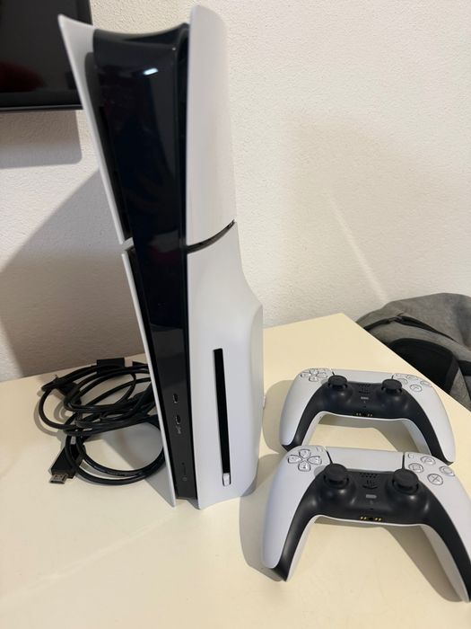 Ps5 slin 2 consoles