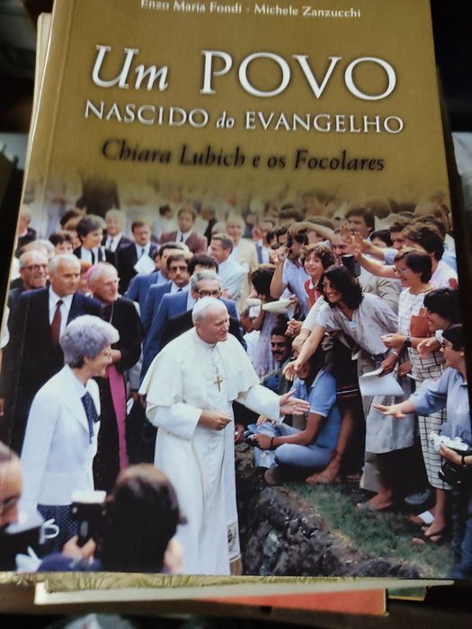 Tenho vários livros religiosos