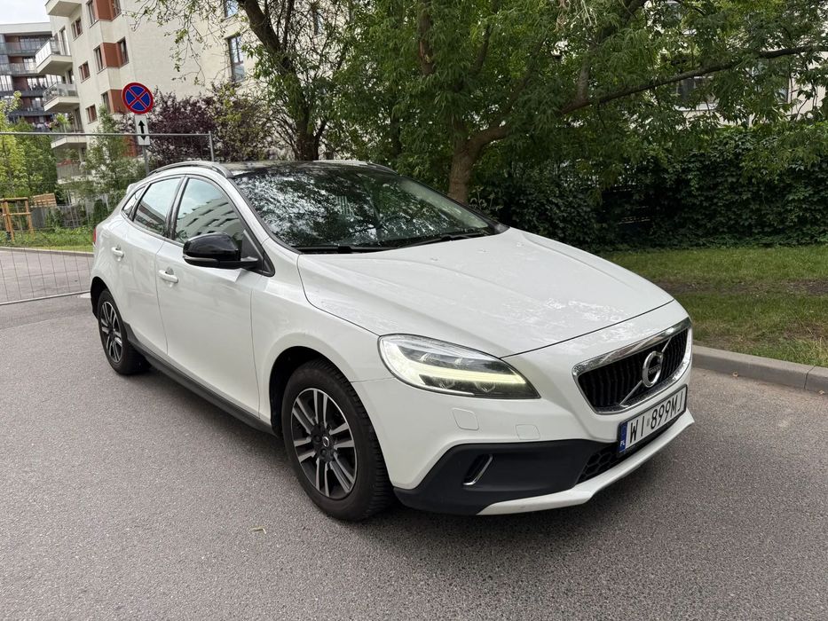 Volvo V40 Cross Country D4 Momentum 190 KM