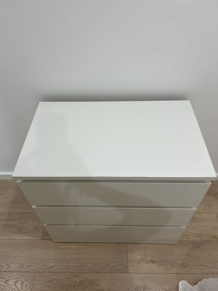Comoda MALM 3 gavetas (bom estado)
