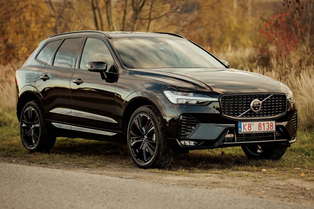 Volvo XC 60 Volvo XC 60 B5 AWD 250KM Plus Dark kamery 360, koła 20,  jak nowy!