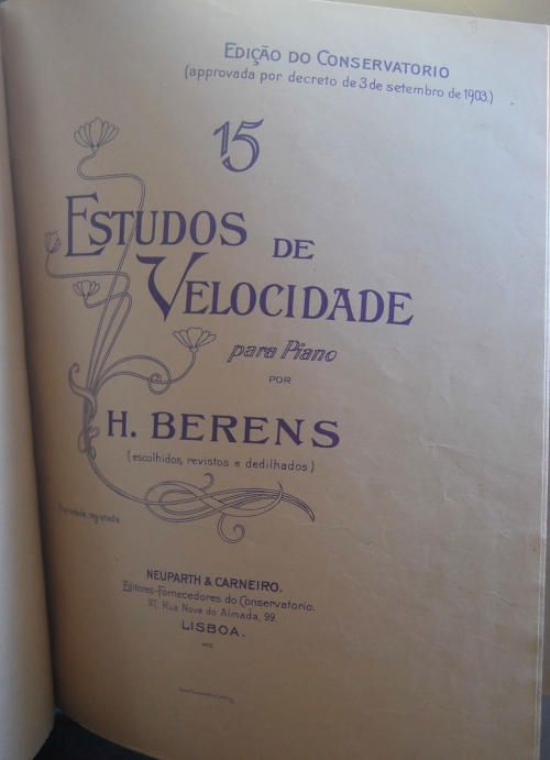 Compilação de exercícios e estudos para piano