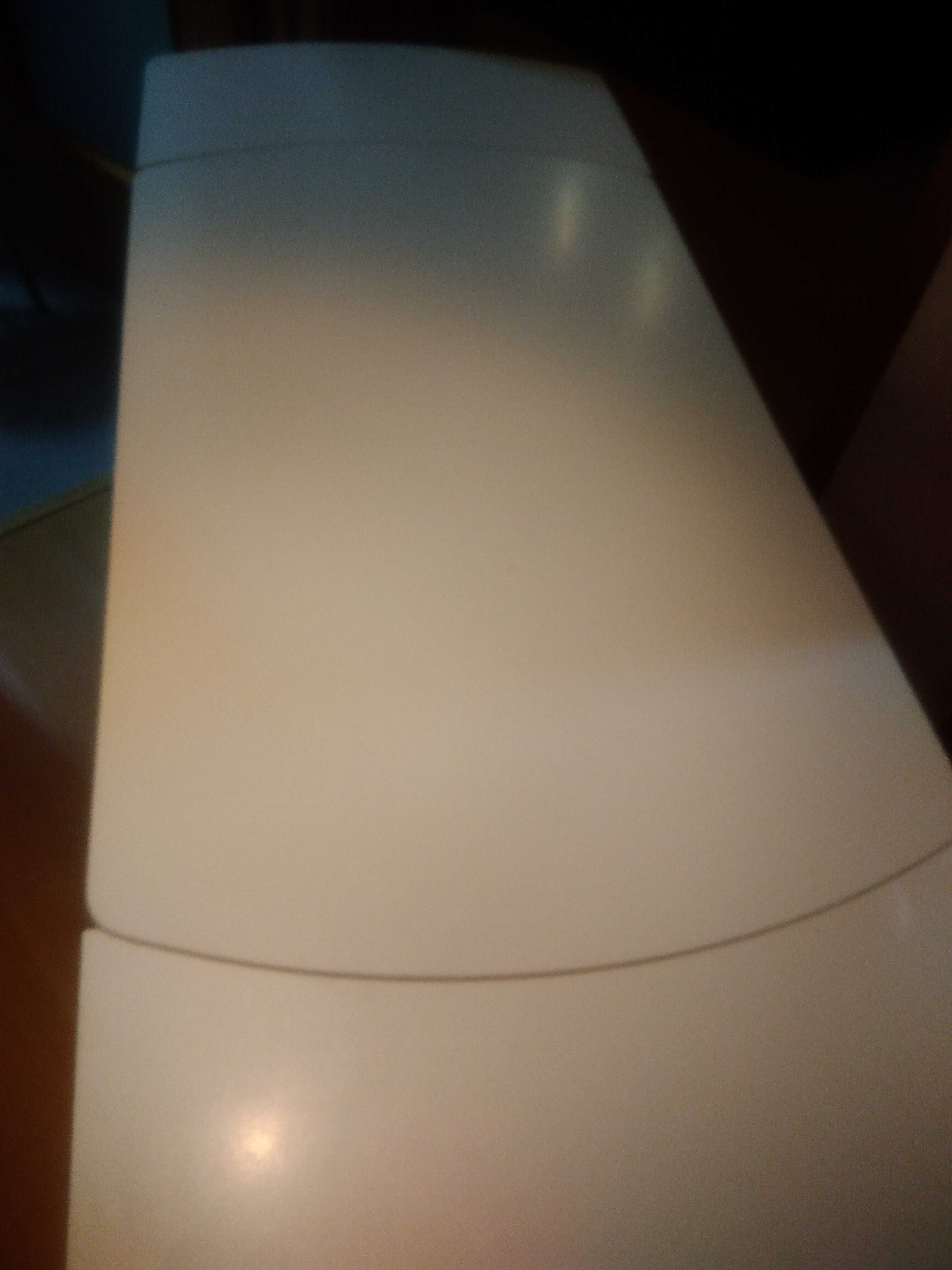 Mesa cozinha branca com gaveta