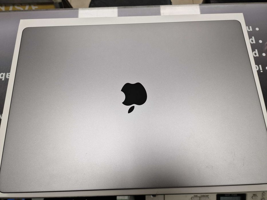 Macbook PRO 16 2021/ M1 PRO/ 16GB/ 500GB/ 6 cykli/ Grade A/ 3456x2234