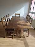 Vendo mesa com 8 cadeiras