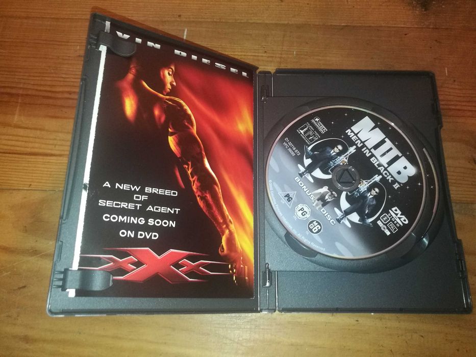 MEN IN BLACK II	2XDVD (legendagem em Inglês)