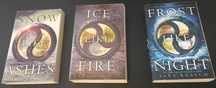 Trilogia "Snow like ashes" de Sara Raasch (em inglês)
