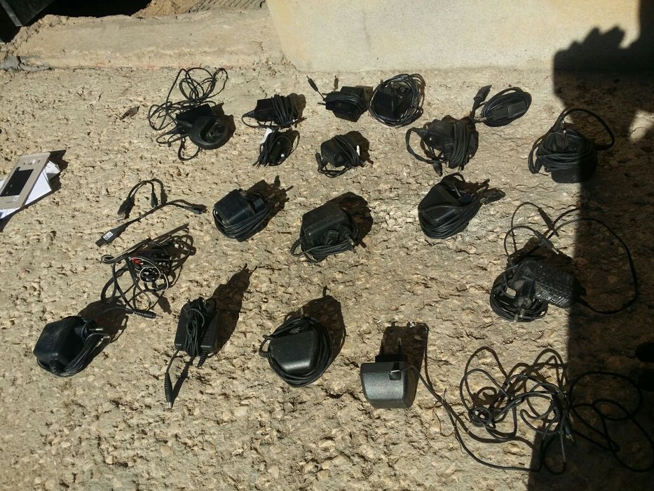 Carregadores telemóveis, maquinas etc