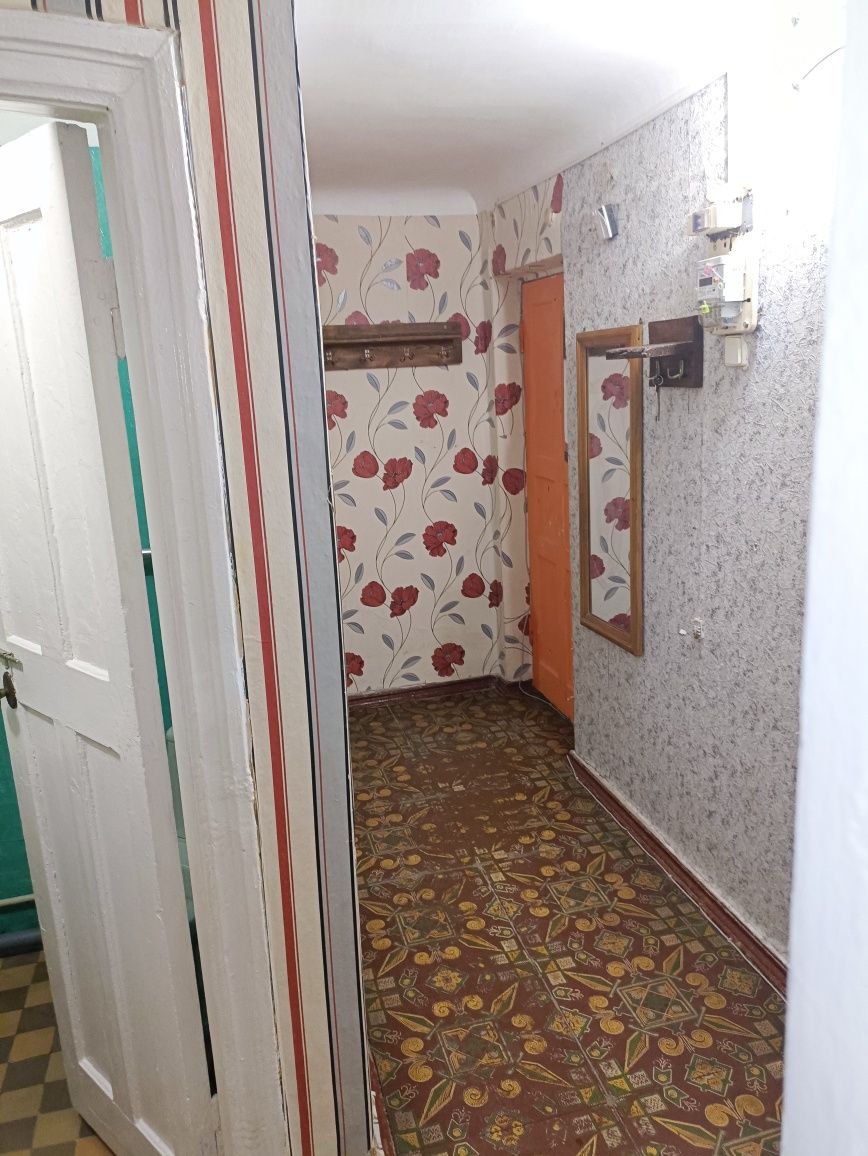 Обмен 1 ком. кв. на дом без ремонта в Соляных. Квартира 31,9 м.кв