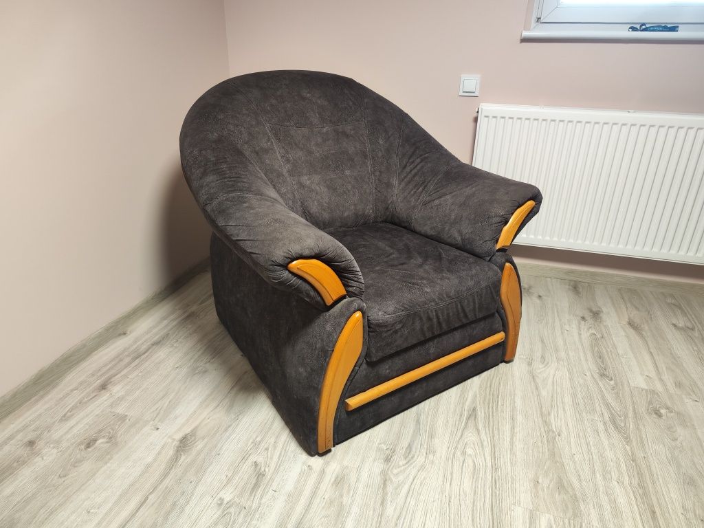 Sofa rozkładana plus dwa fotele
