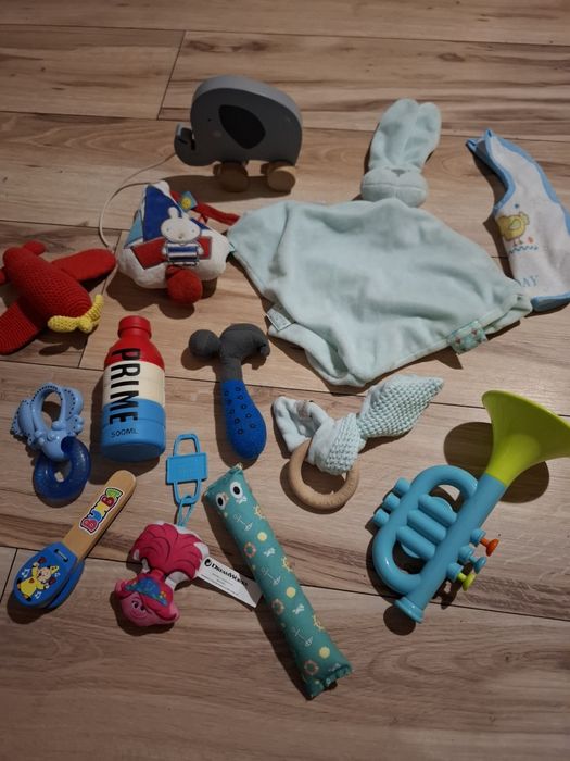 Zestaw zabawek dla maluszka dla chłopca 13 szt. Grzechotki, pozytywka