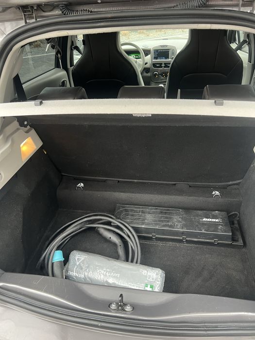 продам рено зое,renault zoe BOSE