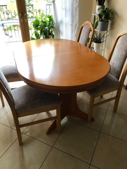 Stół z krzesłami Swarzędzkie Fabryki Mebli