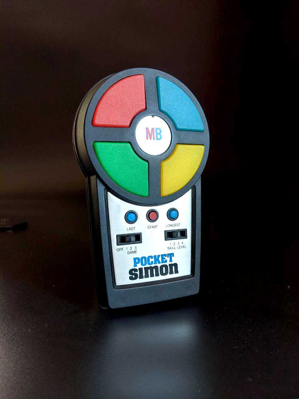 ретро гра 1980р Milton Bradley Pocket Simon