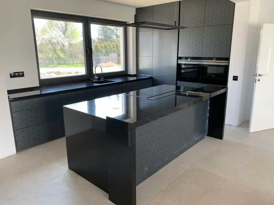 Blaty/parapety pod wymiar, granit, konglomeraty kwarcowe/granitowe